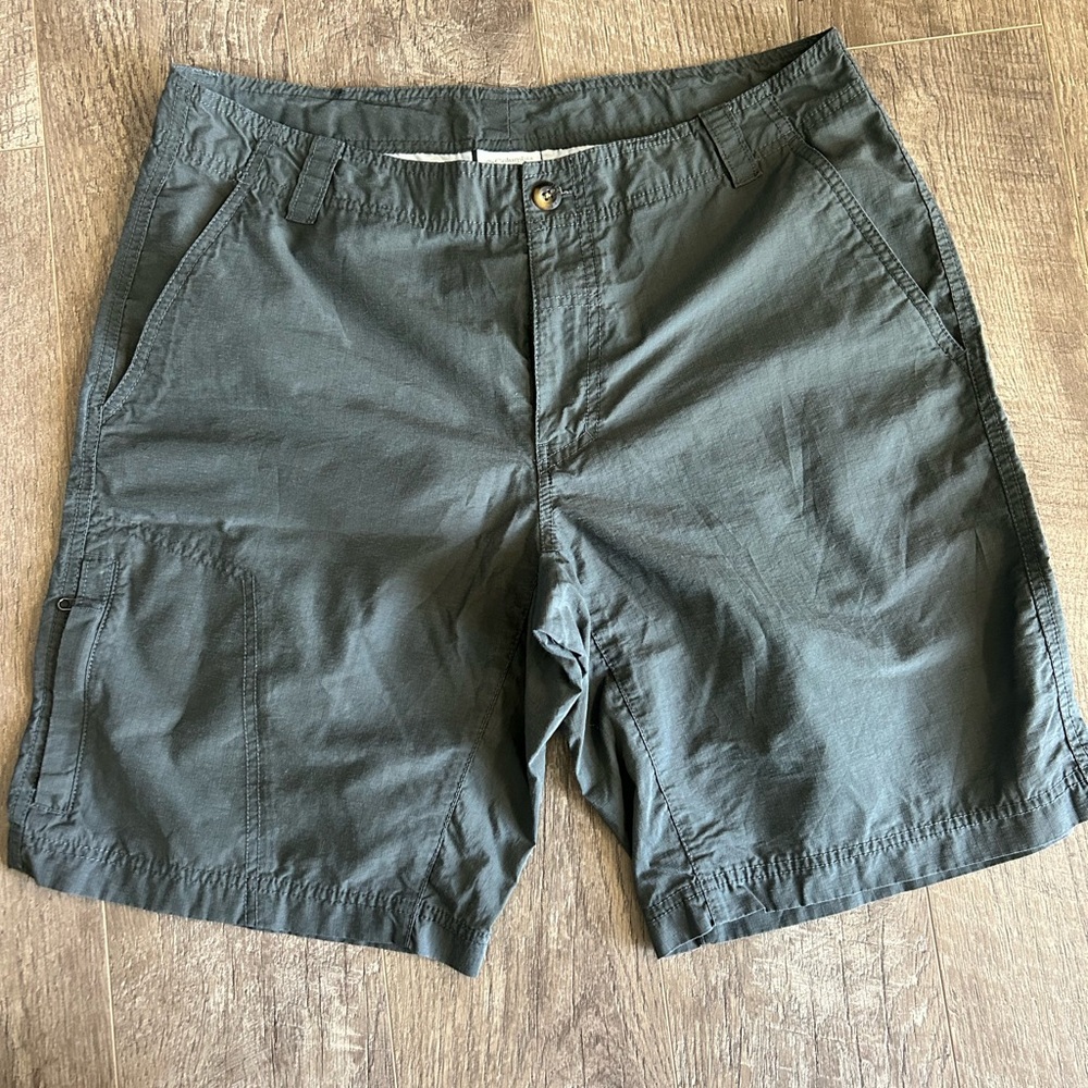 Columbia shorts